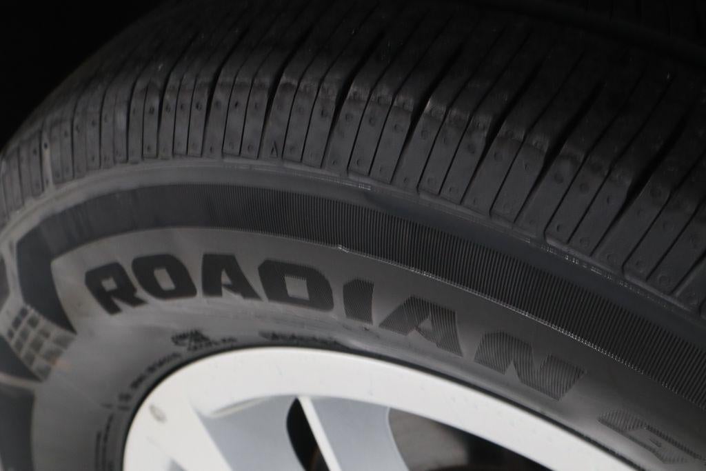 2024 Kia Carnival LX Seat Package