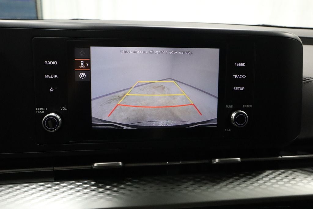 2024 Kia Carnival LX