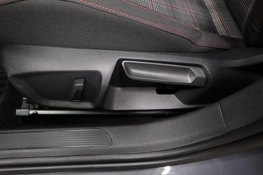 2024 Volkswagen Golf GTI SE