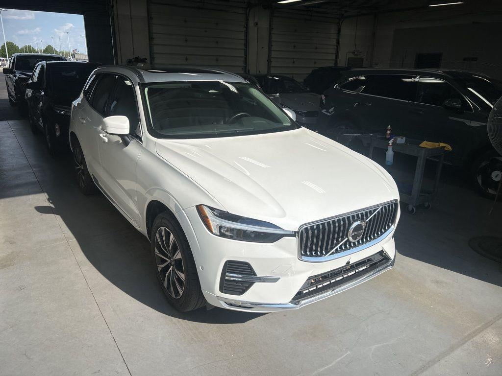 2023 Volvo XC60 B5 Plus Bright Theme