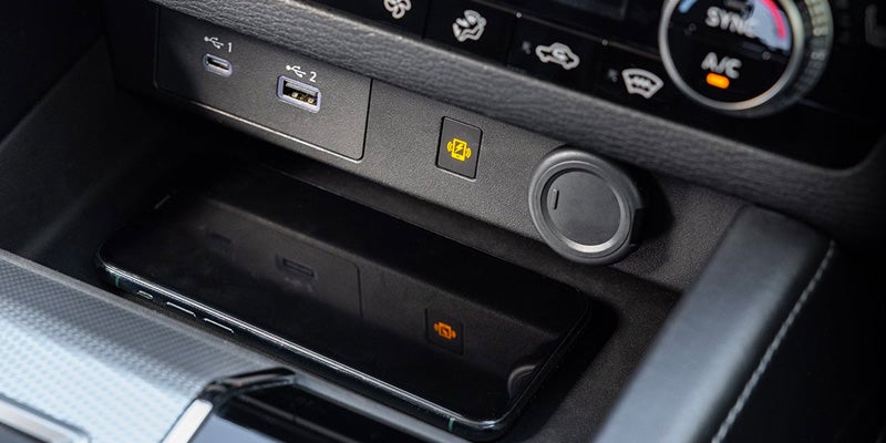 2025 Mitsubishi Outlander Hybrid wireless phone charging